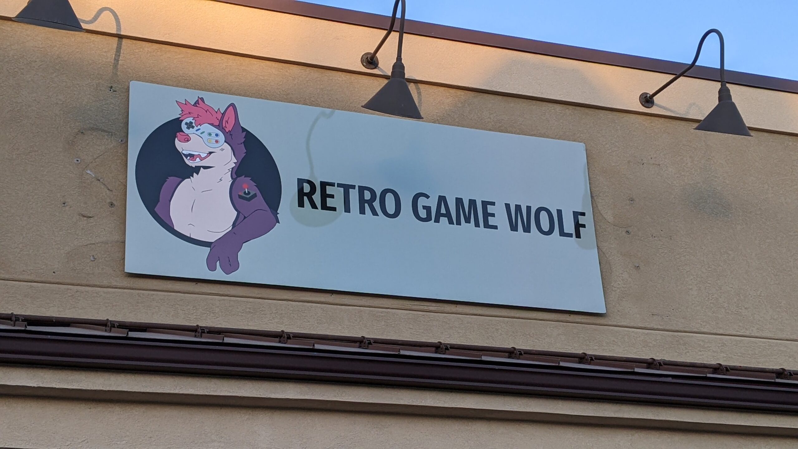 Retro Game Wolf store logo